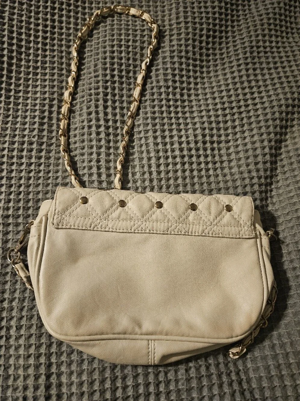 Quilted Cream Crossbody Bag with Gold Studs and Chain Strap - Picture 4 of 4
